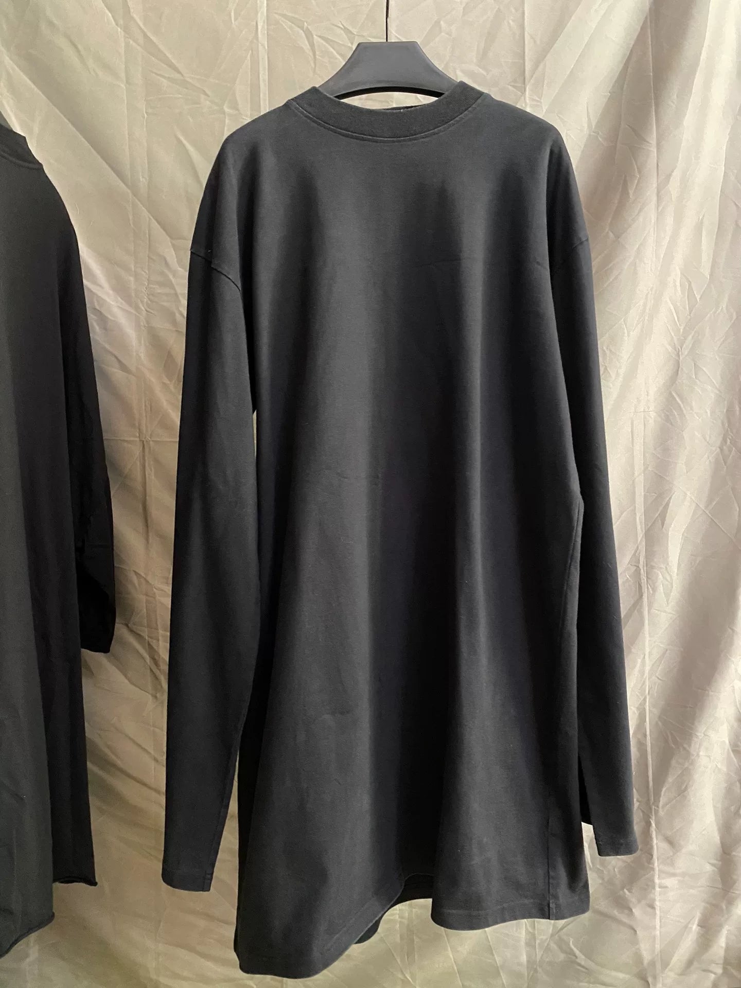 vetements black long sleeve graphic shirt