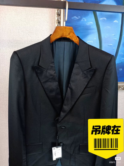 Yves Saint Laurent Men's Black Suit