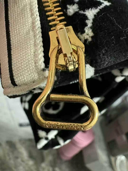 louis vuitton monogram jogger pants size L
