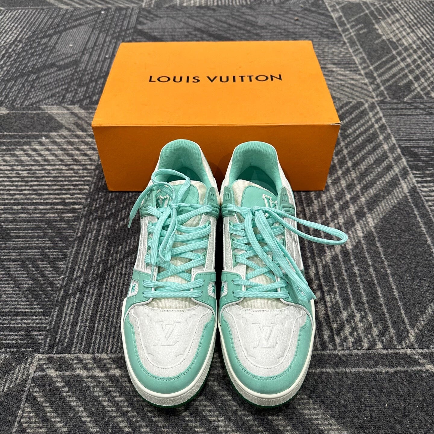 Louis Vuitton Trianer Tiffany Green Sneakers