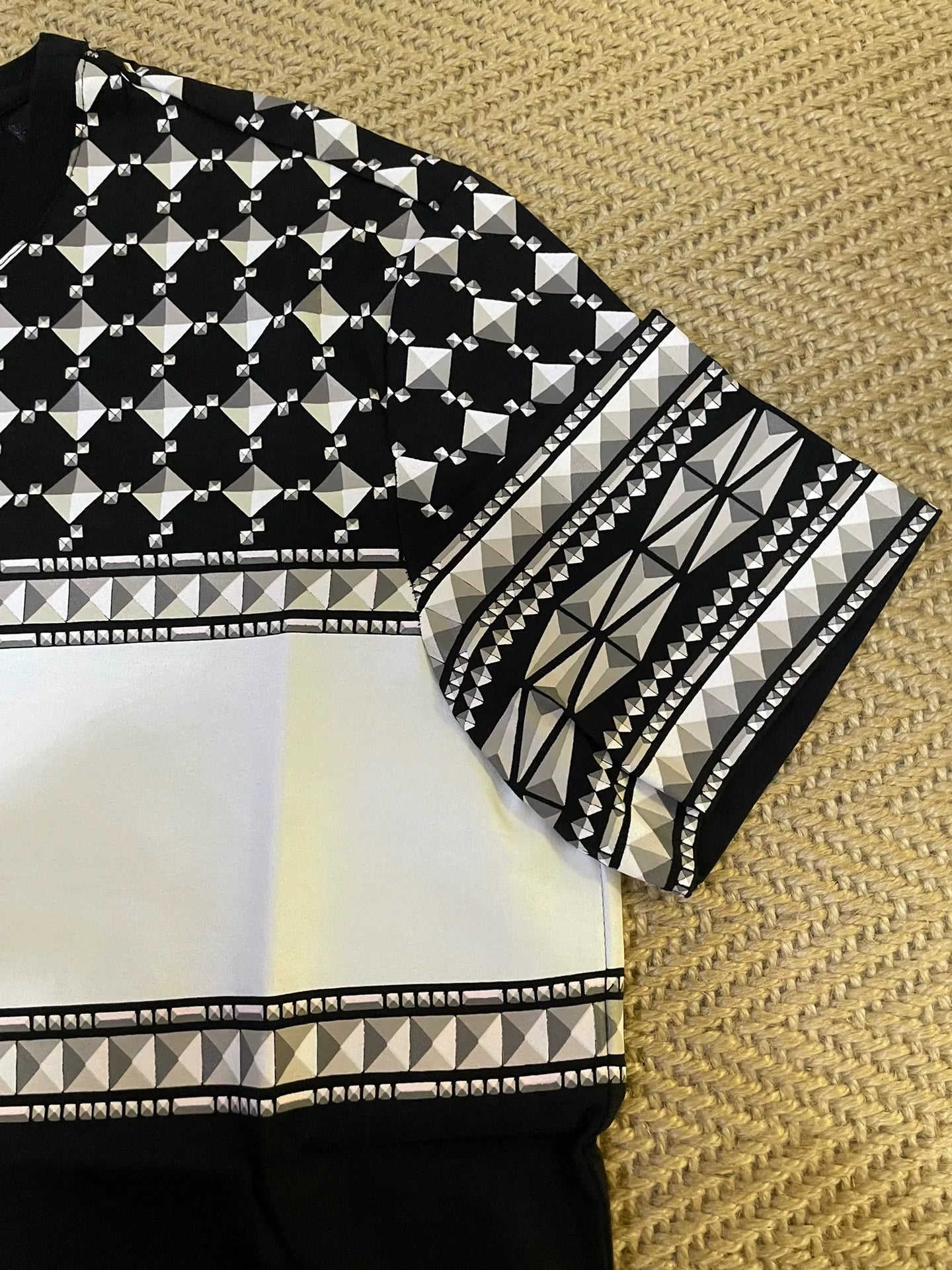 Givenchy Short Sleeve T-Shirt Size L