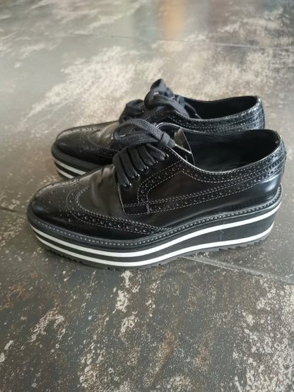 PRADA Black Low-Top Leather Shoes