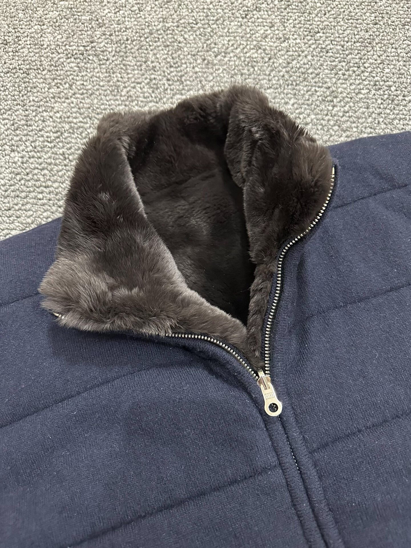 n.peal cashmere vest with faux fur collar