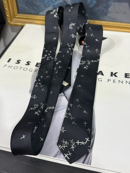 UNDERCOVER Cross Embroidery Tie