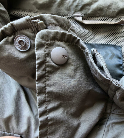 daiwa pier39 fishing jacket, size large