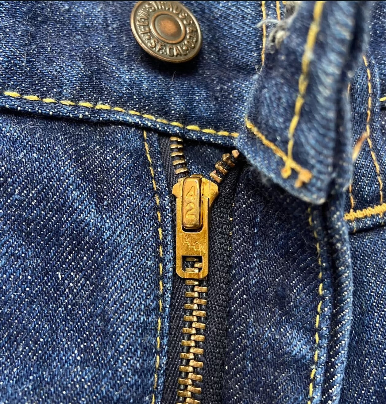 Vintage Levi's 805 Big E Single Pocket
