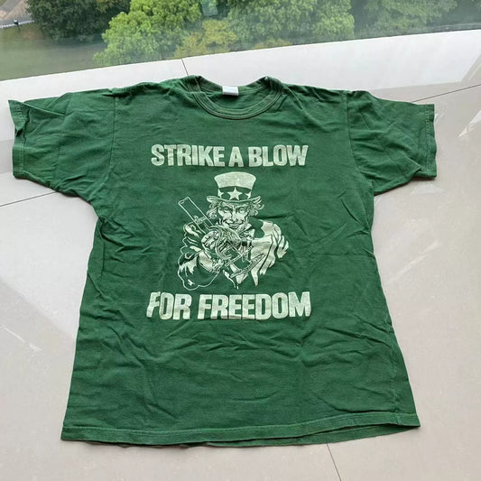 green short sleeve skull graphic tee