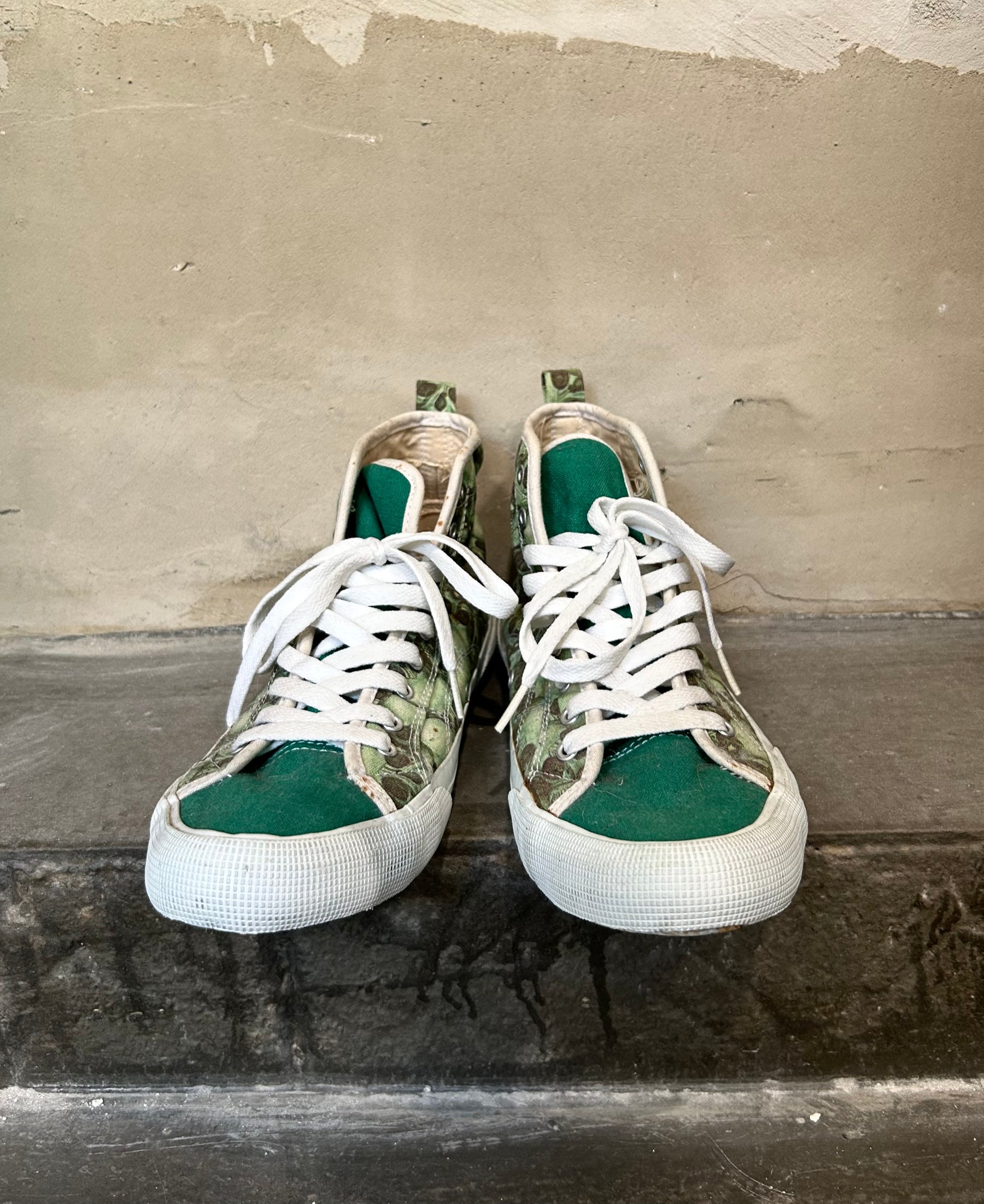 UNDERCOVER 05ss Skull Sneakers