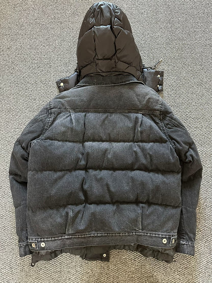 sacai puffer jacket in black color