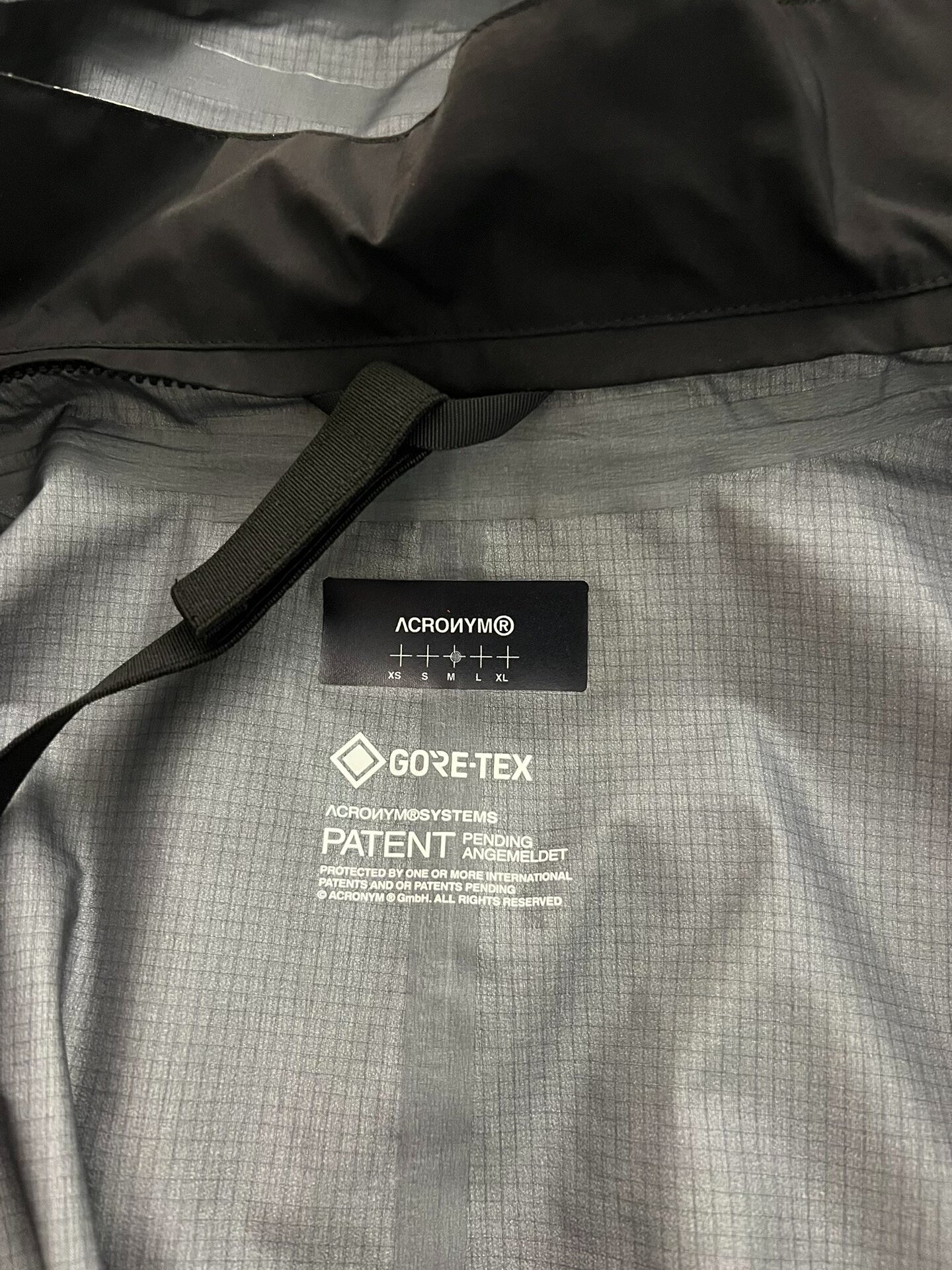 acronym j1wts-gt hooded jacket in white