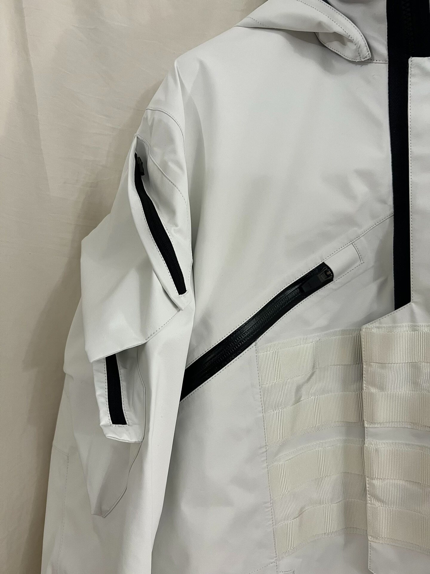 acronym j1wts-gt hooded jacket in white