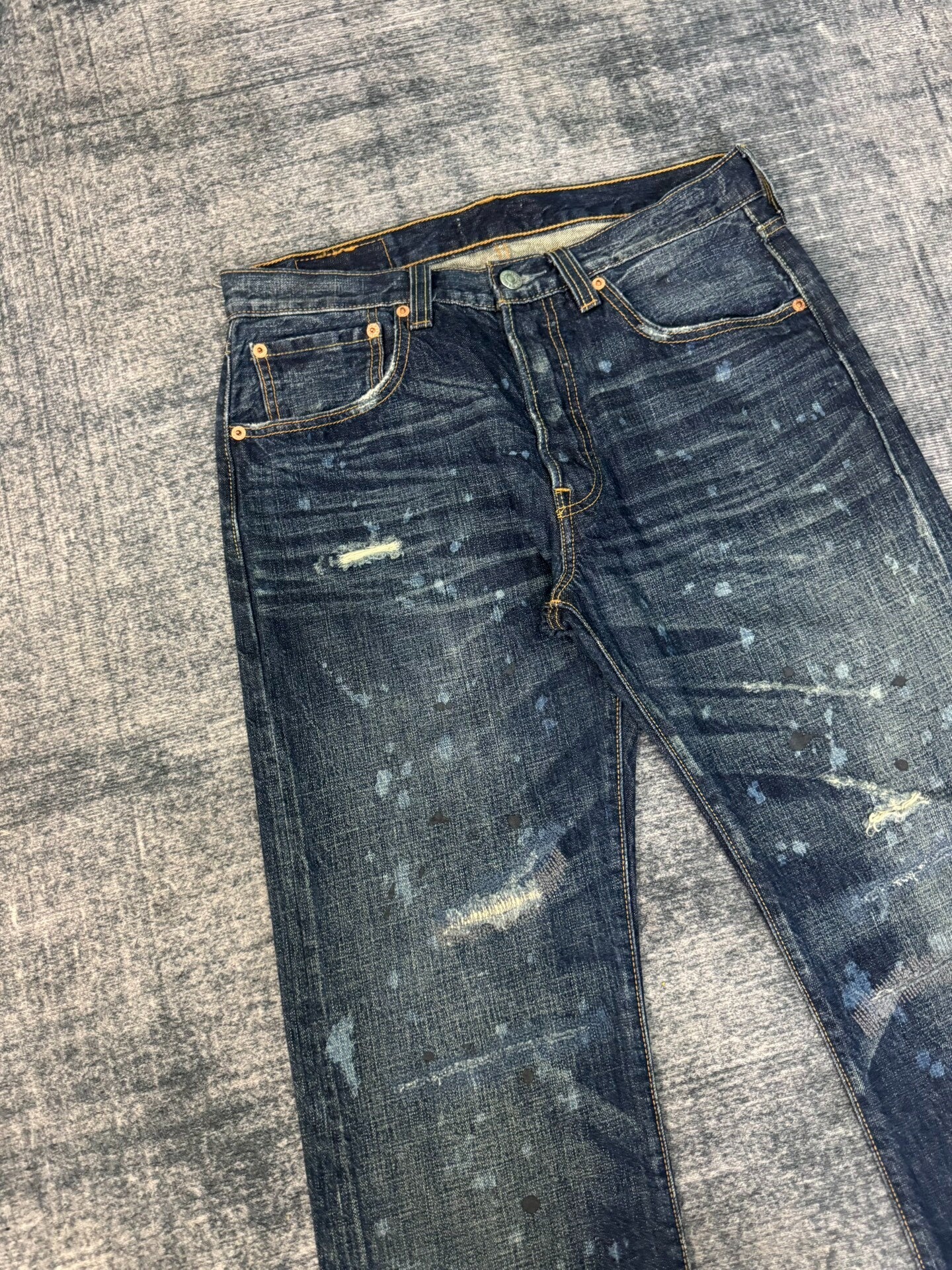 Vintage Levi's 501 00s Jeans