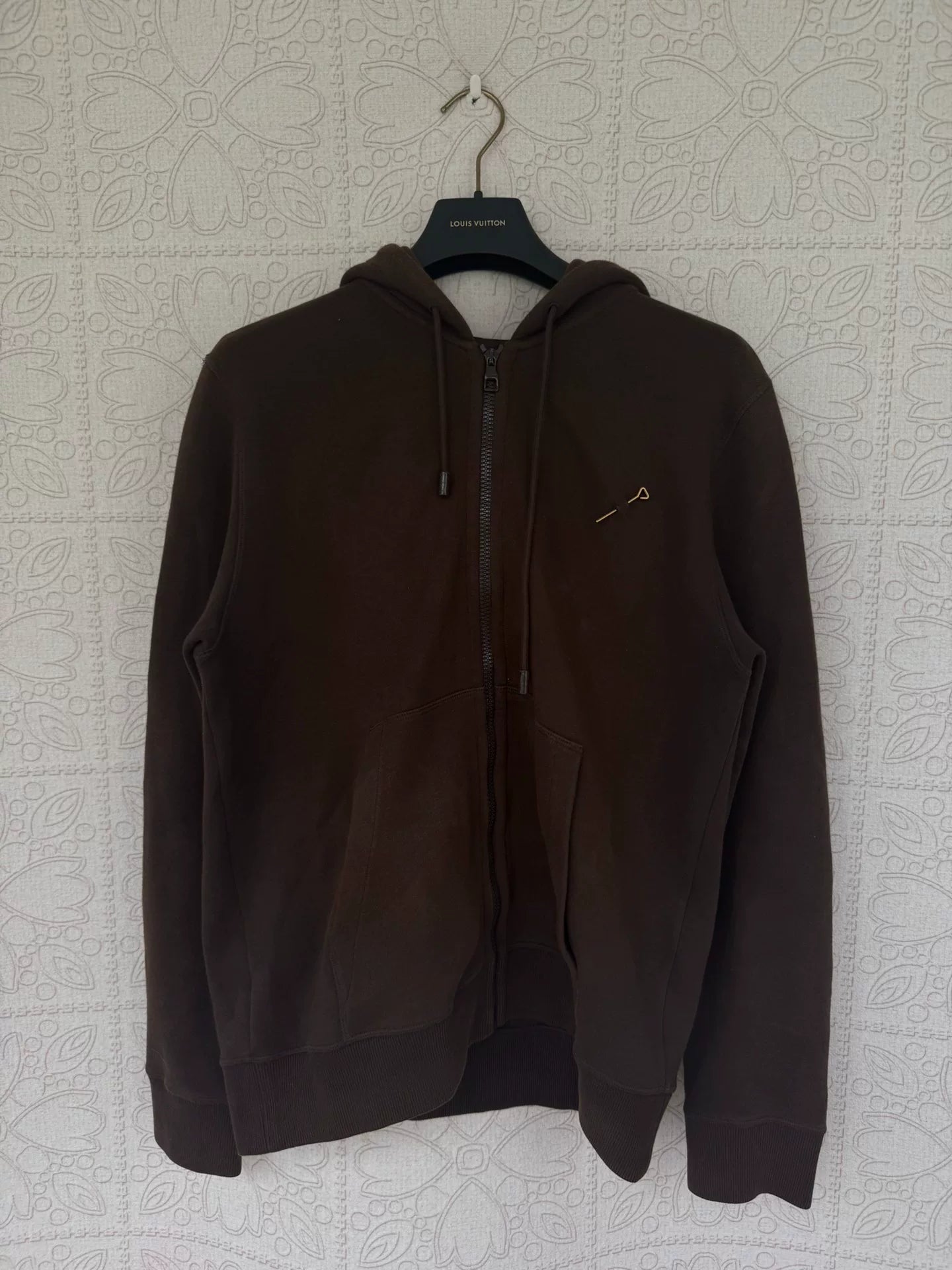 louis vuitton brown oversized hoodie with pin