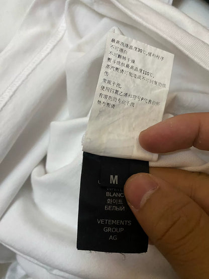 vetements embroidered short sleeve t-shirt