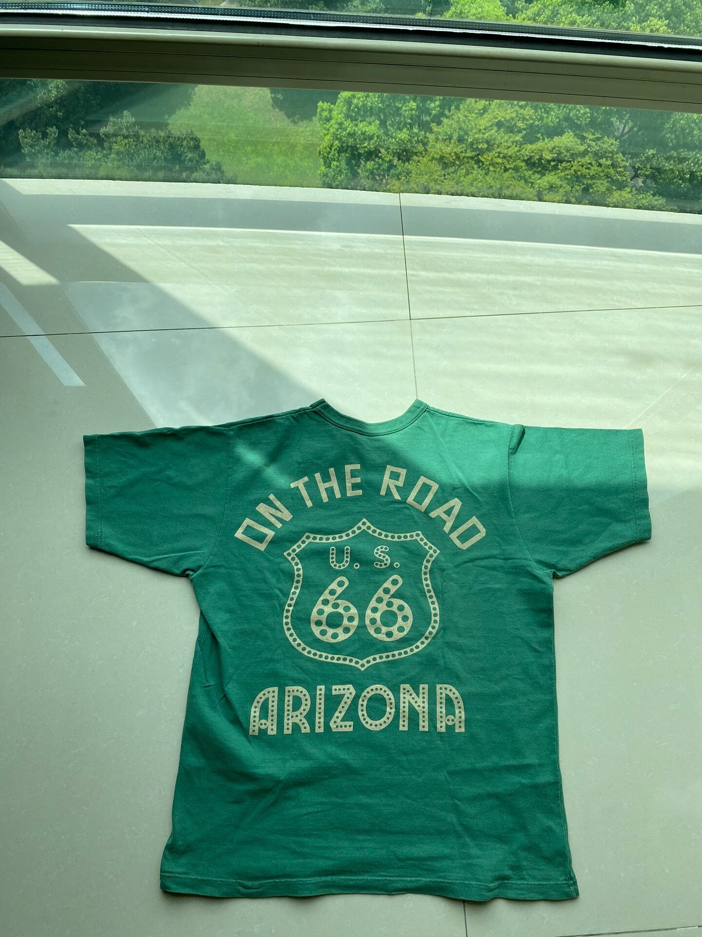 bootleggers short sleeve tee size M