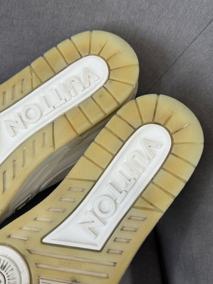 louis vuitton trainer shoes in white