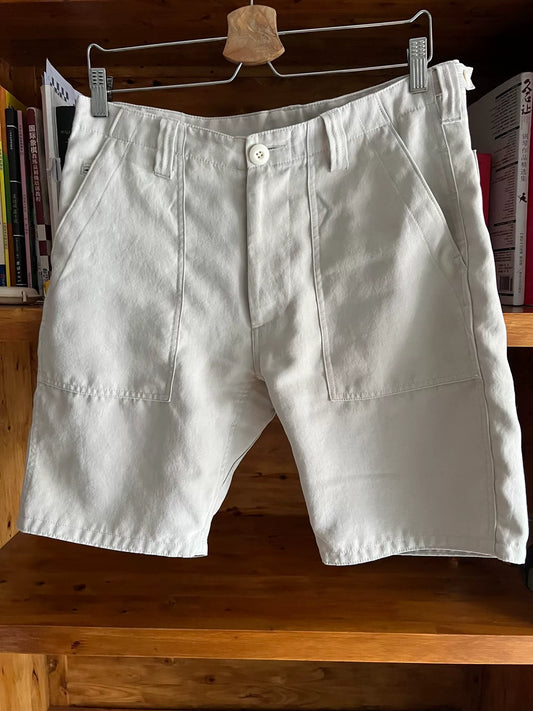 breathable cream work shorts with details