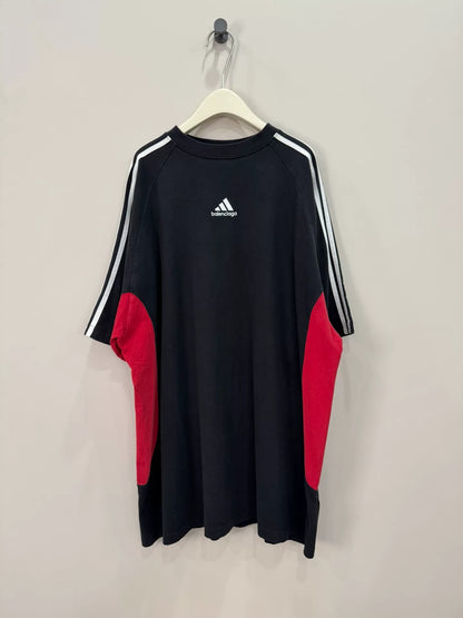balenciaga adidas black and red short sleeve tee