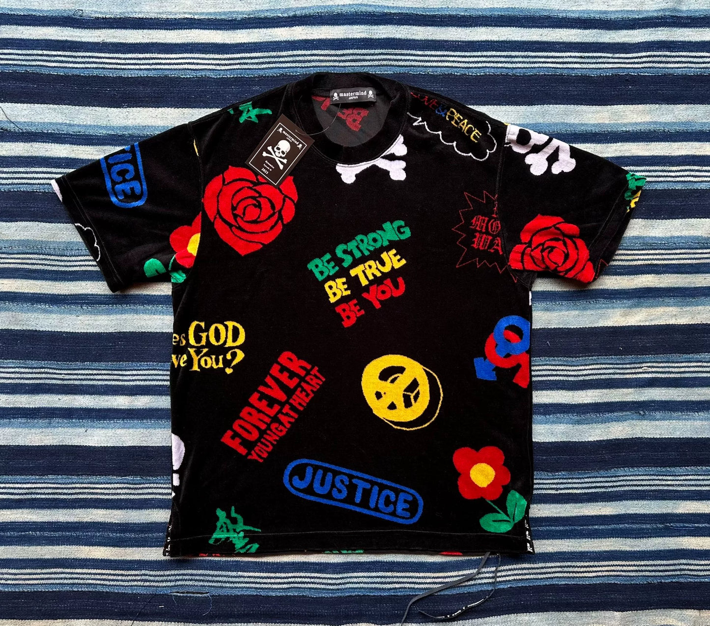 mastermind japan velvet skull graphic tee