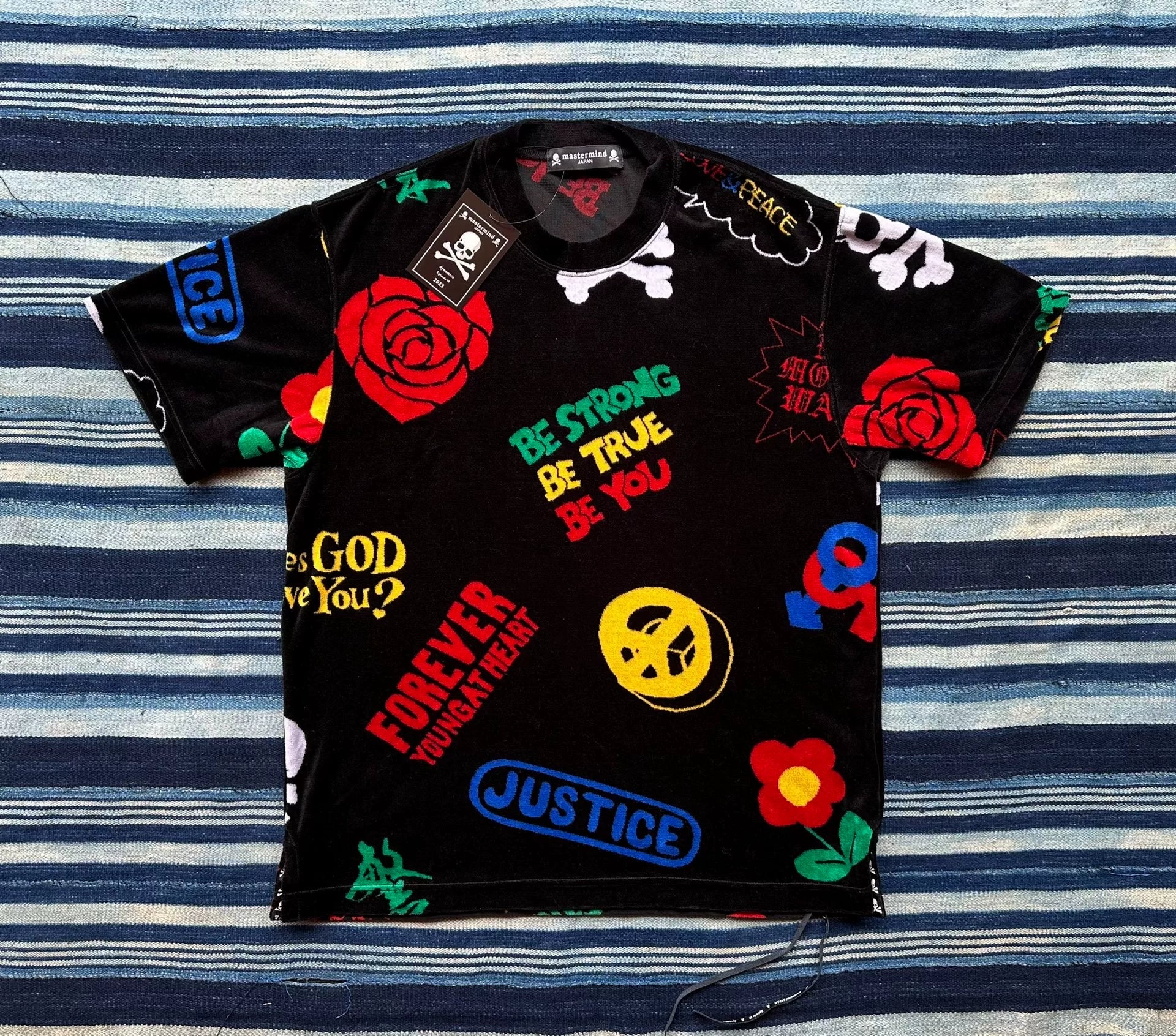 mastermind japan velvet skull graphic tee