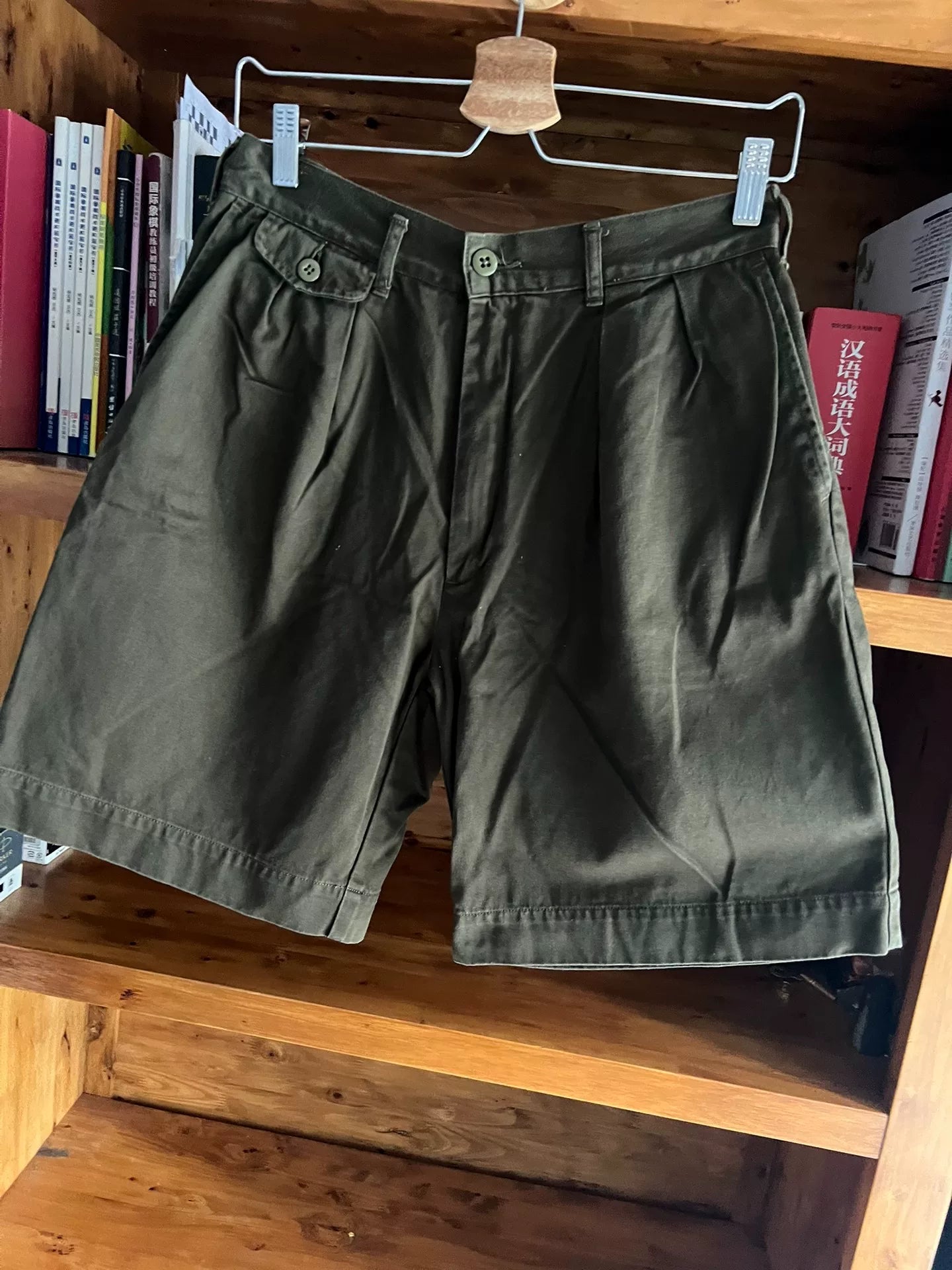 olive green casual shorts for summer wear