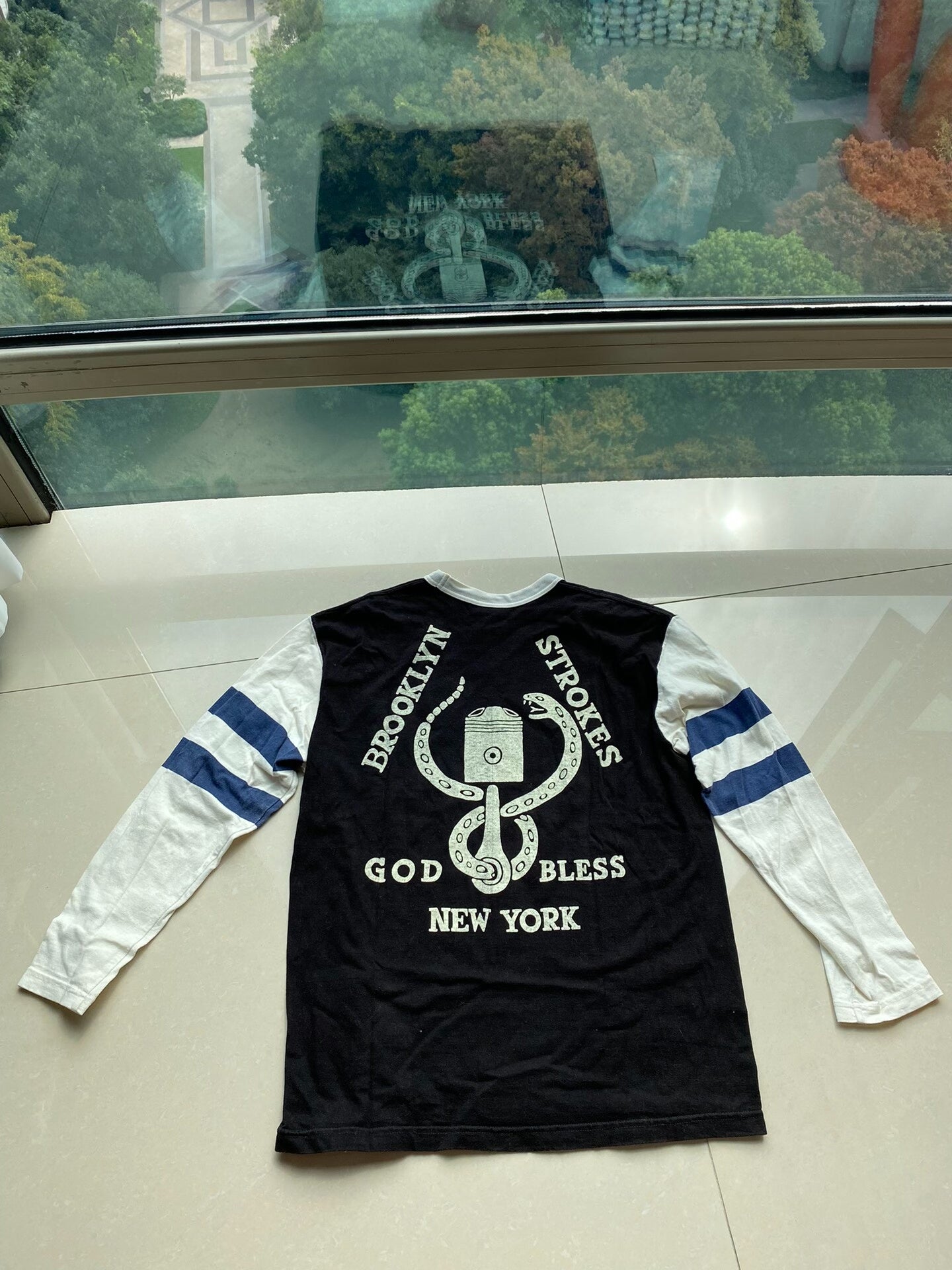 brooklyn strokes long sleeve graphic tee