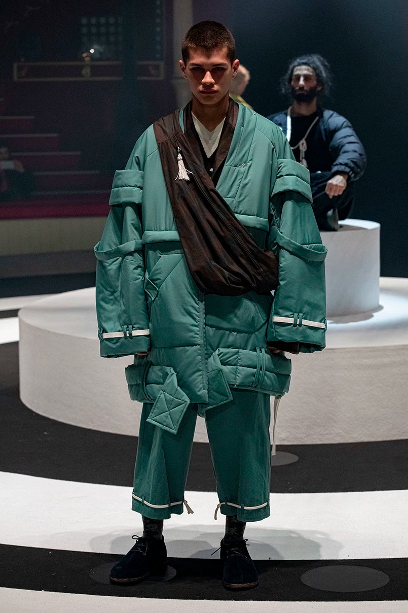 undercover 20aw spider nest city coat