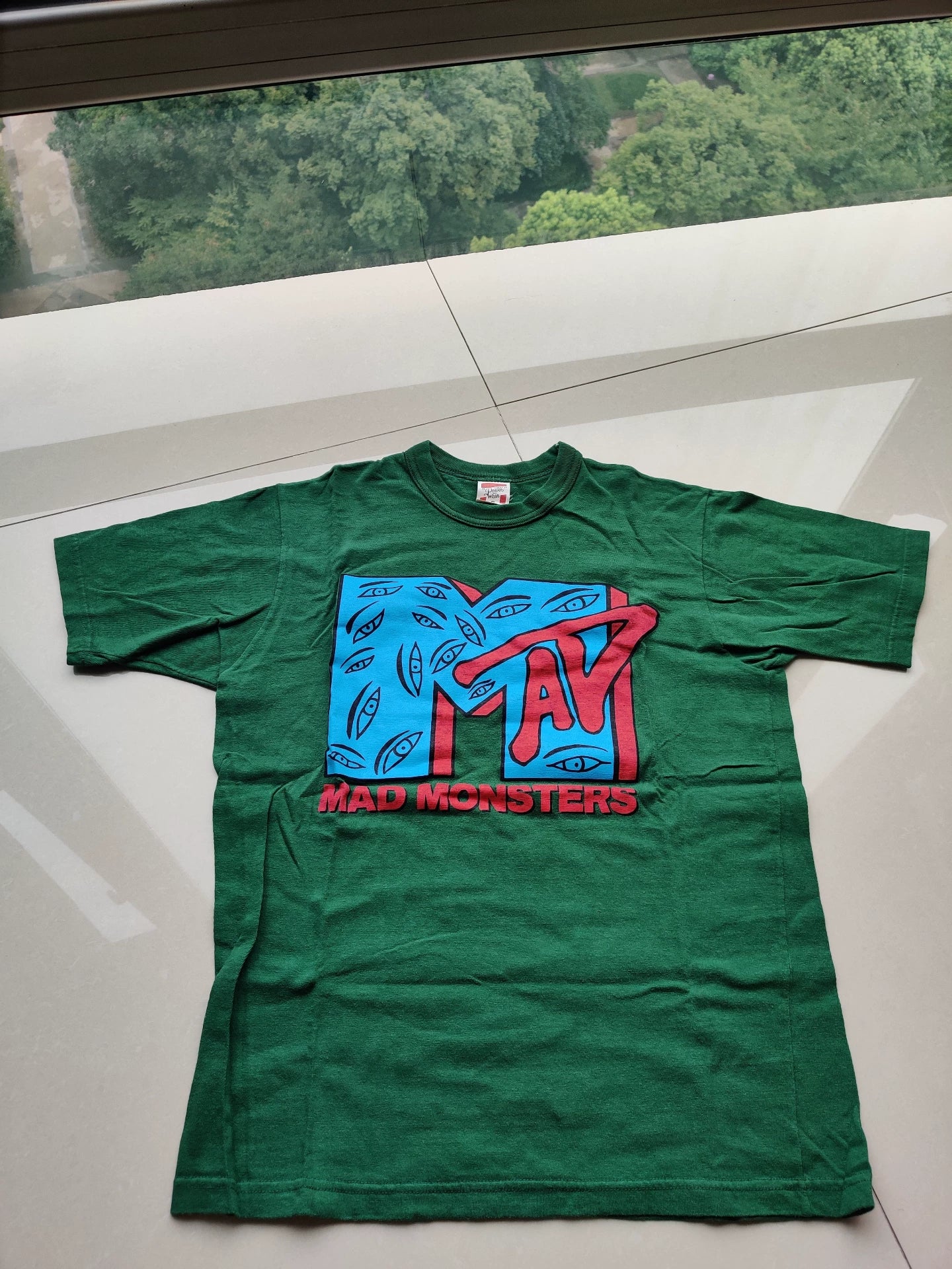 short sleeve graphic t-shirt for kids