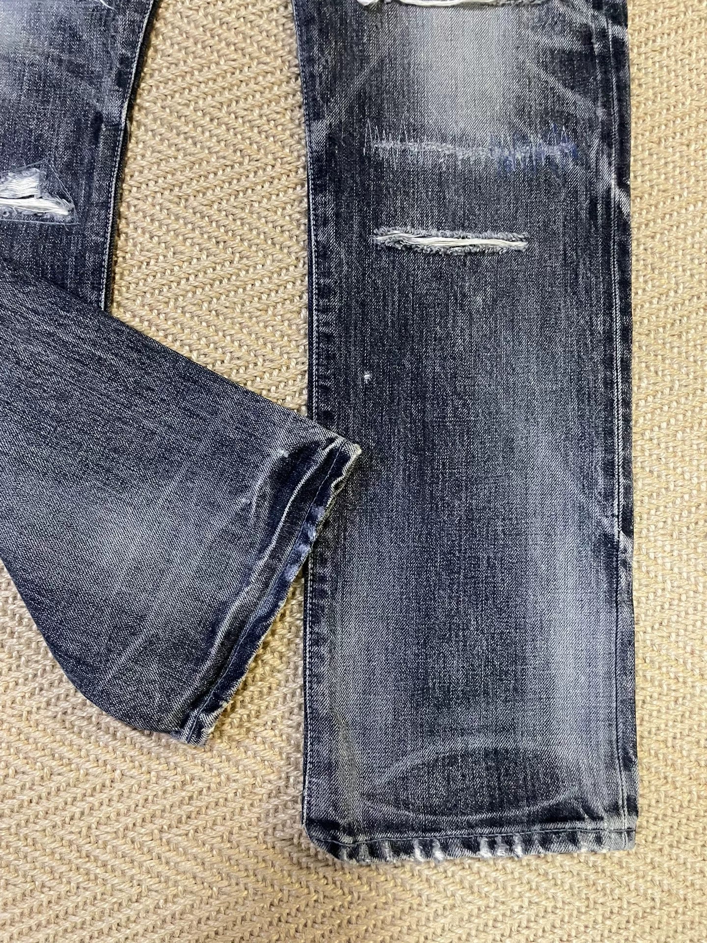 NEIGHBORHOOD 19AW Distressed Jeans
