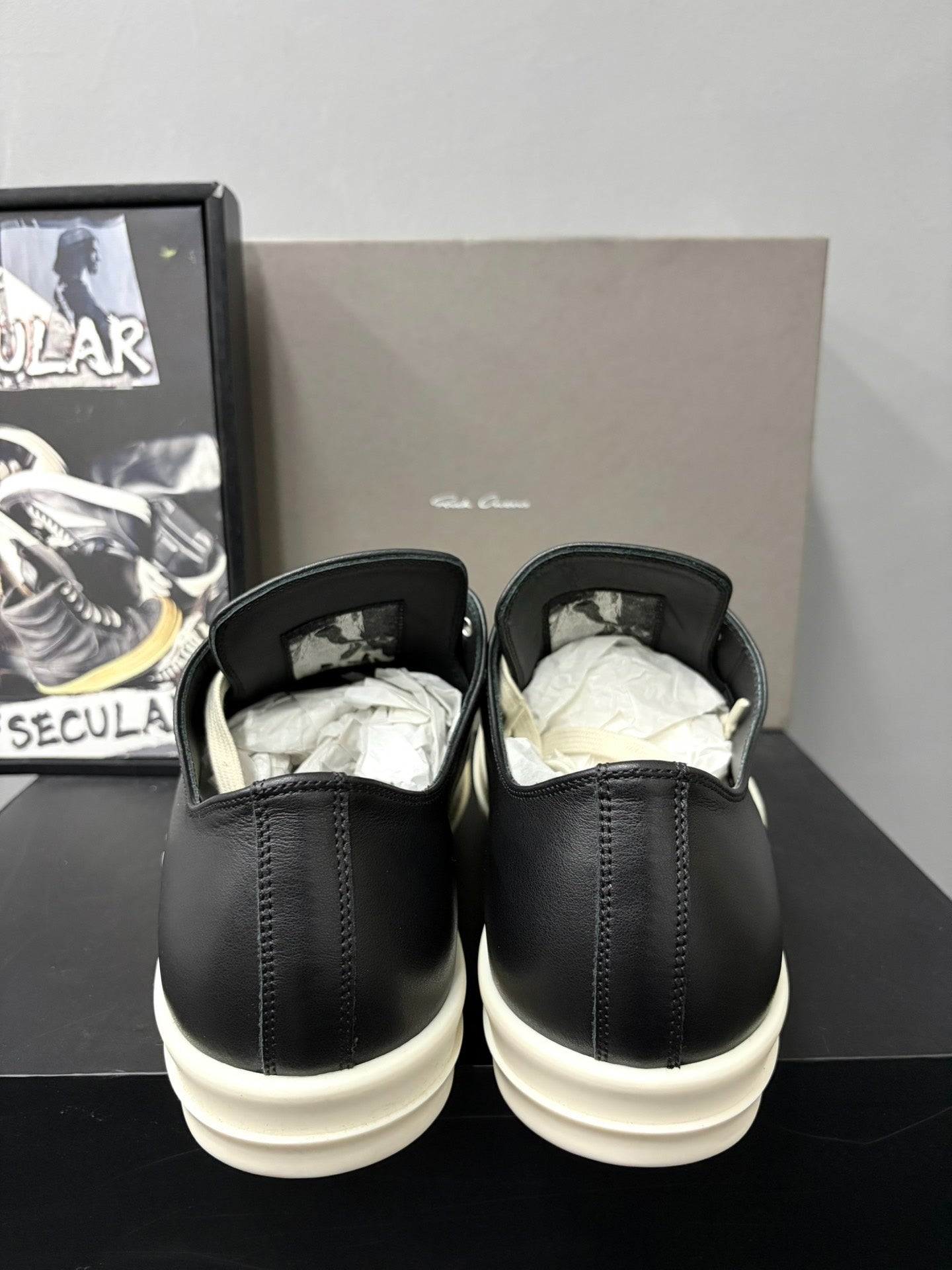 RickOwens 26SS Black Low-Top Leather Sneakers