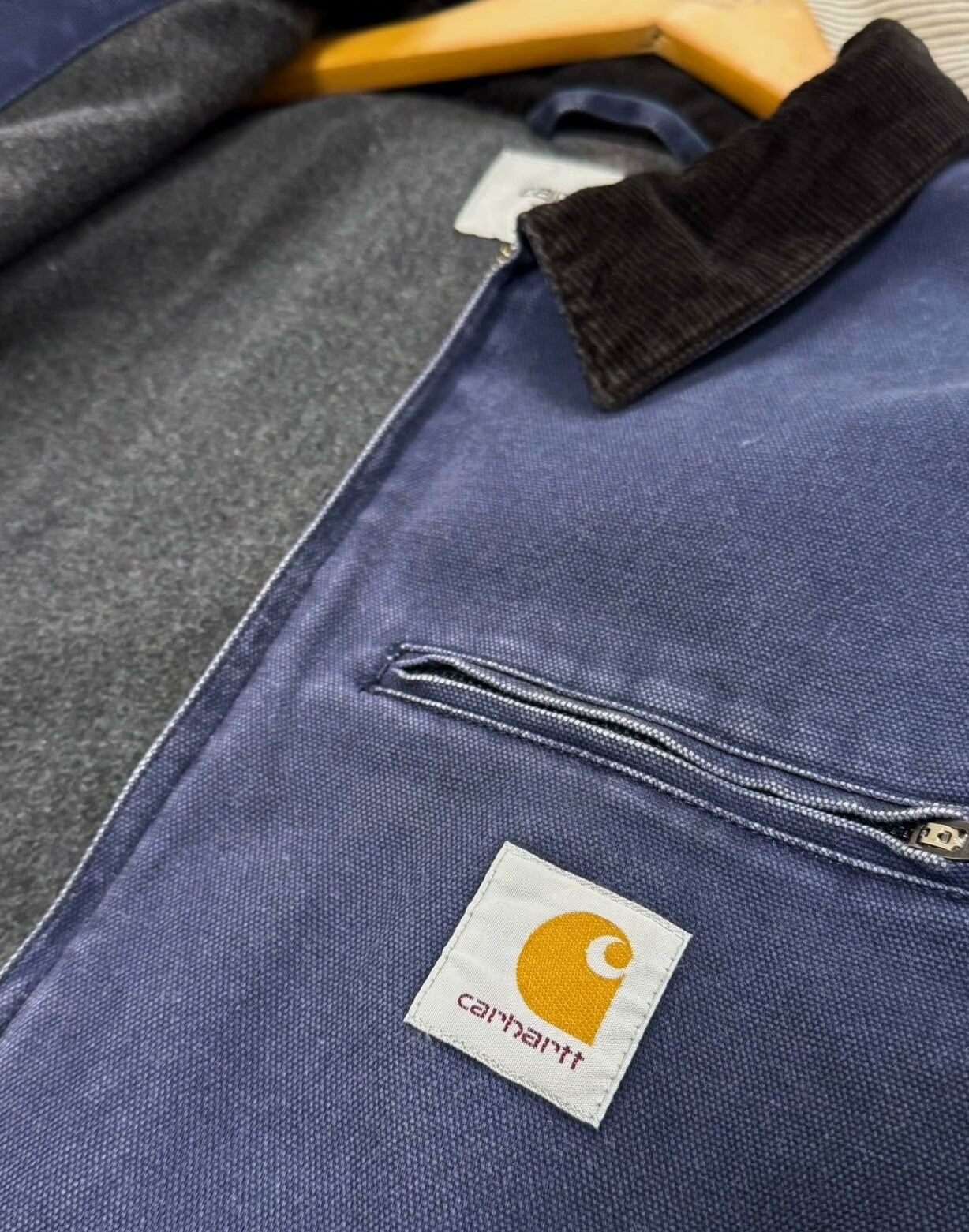 Carhartt WIP Detroit Jacket in Navy