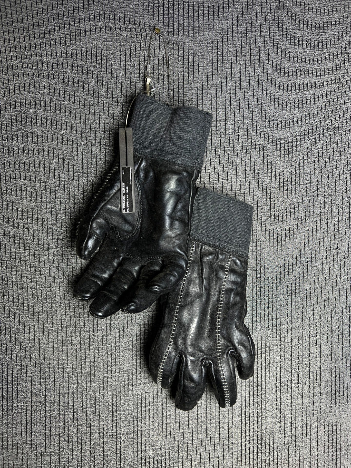 d hygen leather zip gloves for men