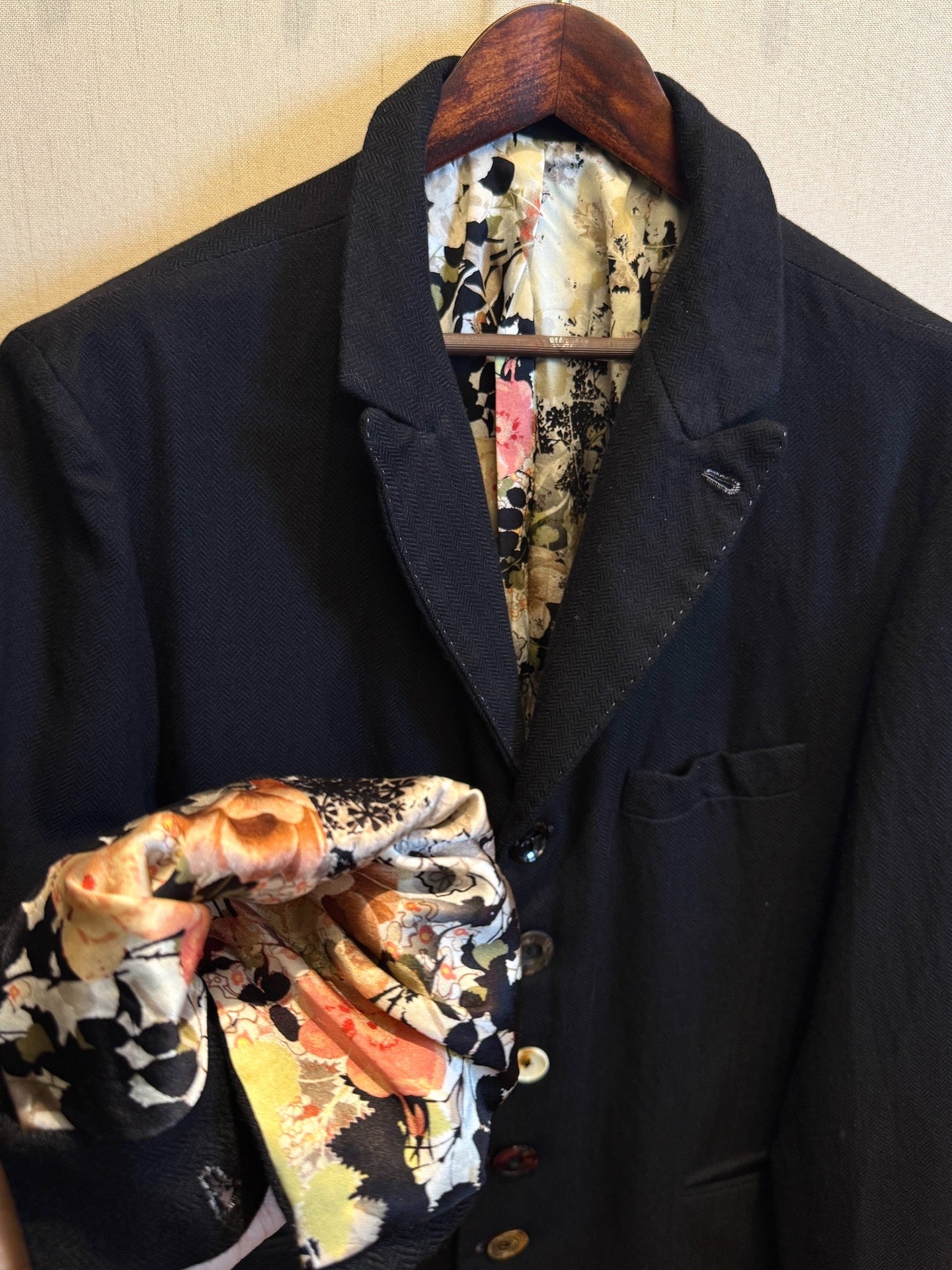 Geoffrey b small GJ04 Gold Blazer