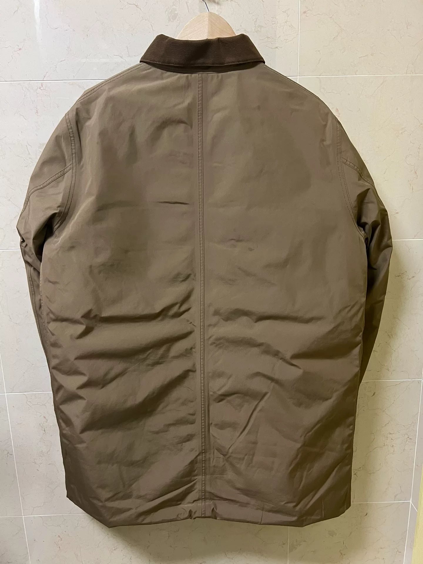 taupe gore-tex down coat SUBF950
