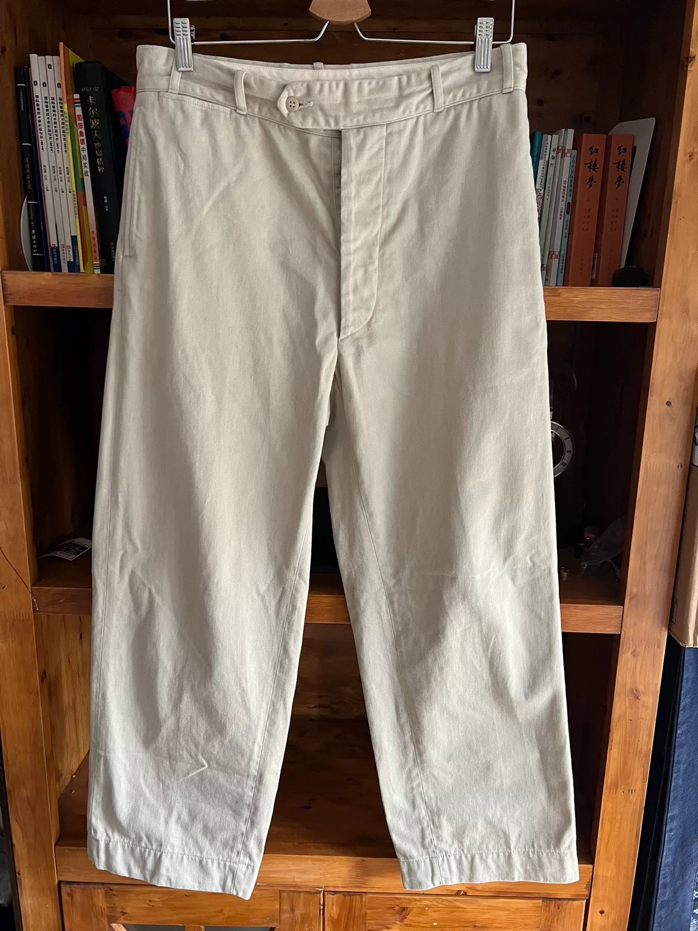 stylish timeworn butchers pants in beige