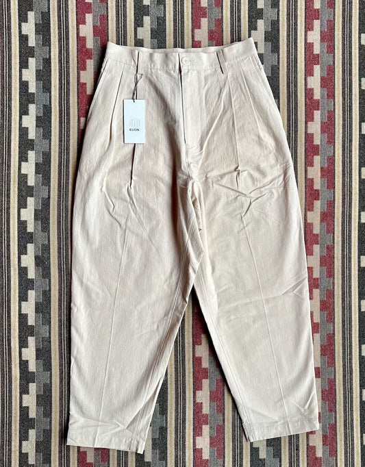 KUON Tapered Trousers in Beige Color