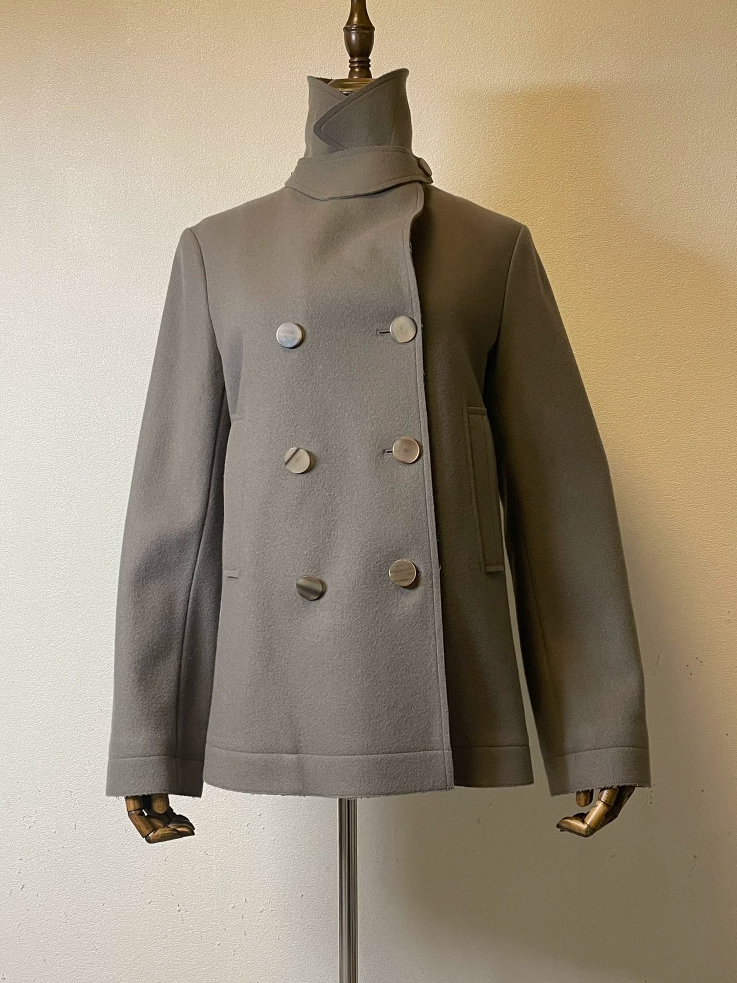 elegant double-breasted wool short jacket