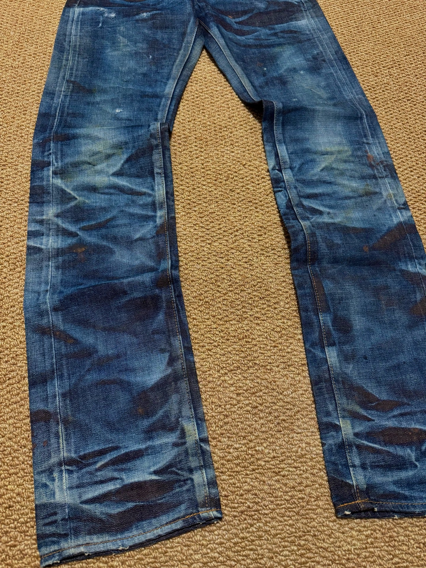 Noir Denim Jeans with Distressing