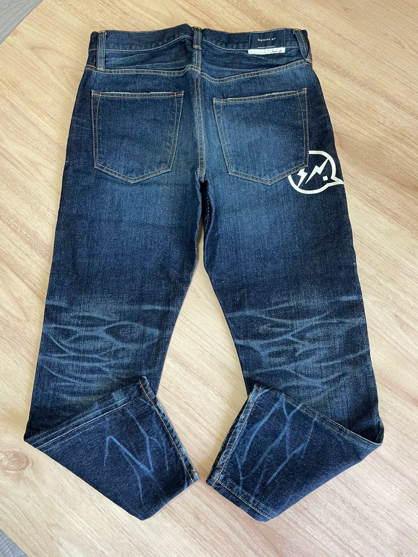 denim by vanquish distressed cropped jeans