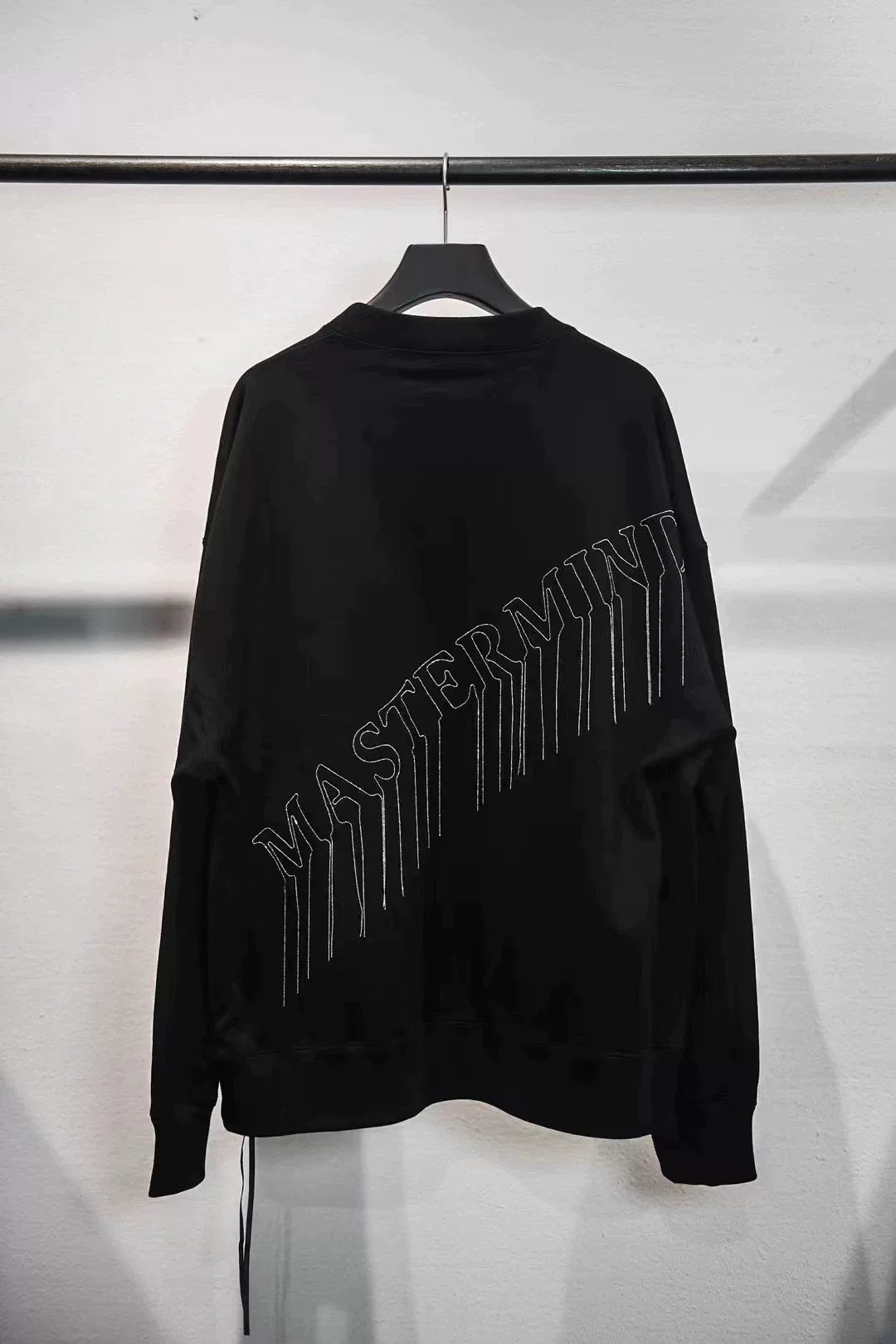 mastermind world embroidered crewneck sweatshirt