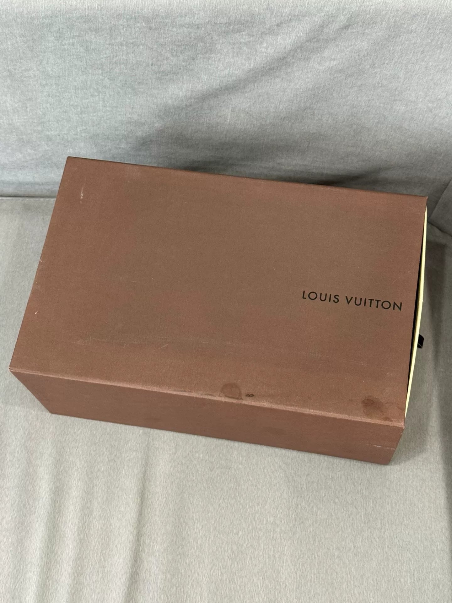louis vuitton kanye don sneakers size 41.5