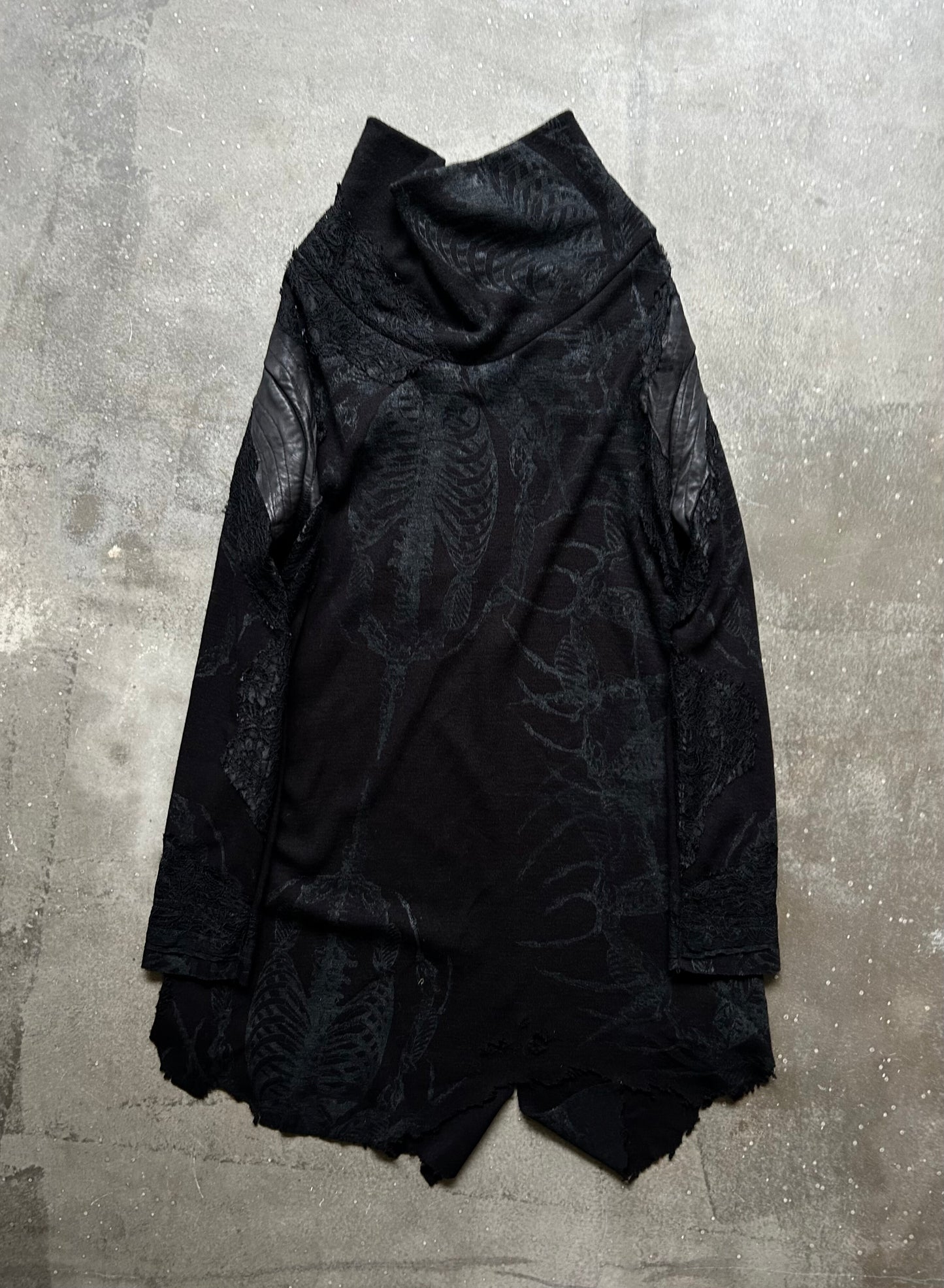 stylish black printed long sleeve top