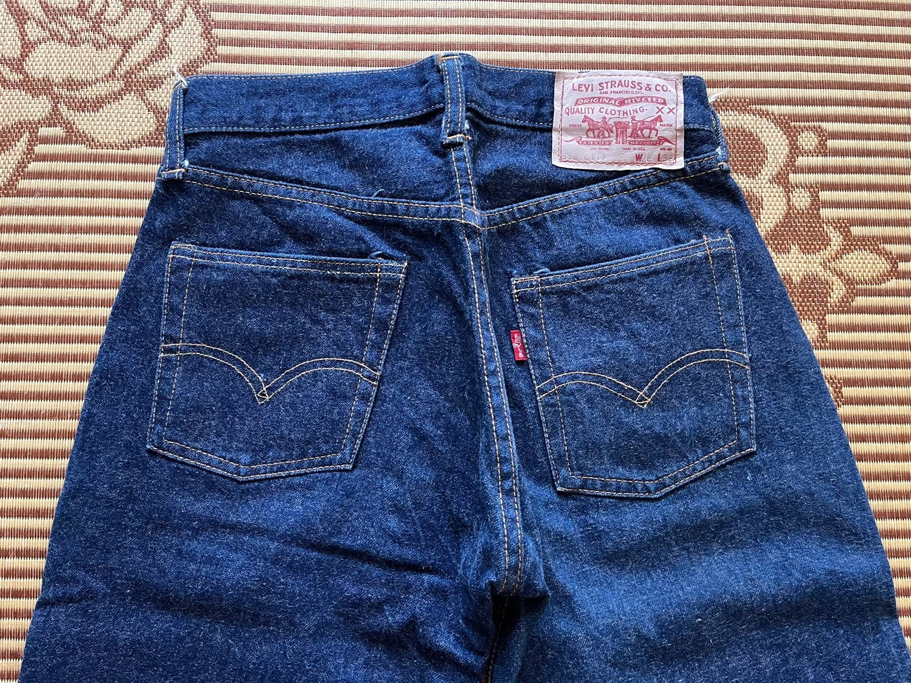 Vintage Levis 502-0117 W28 Jeans