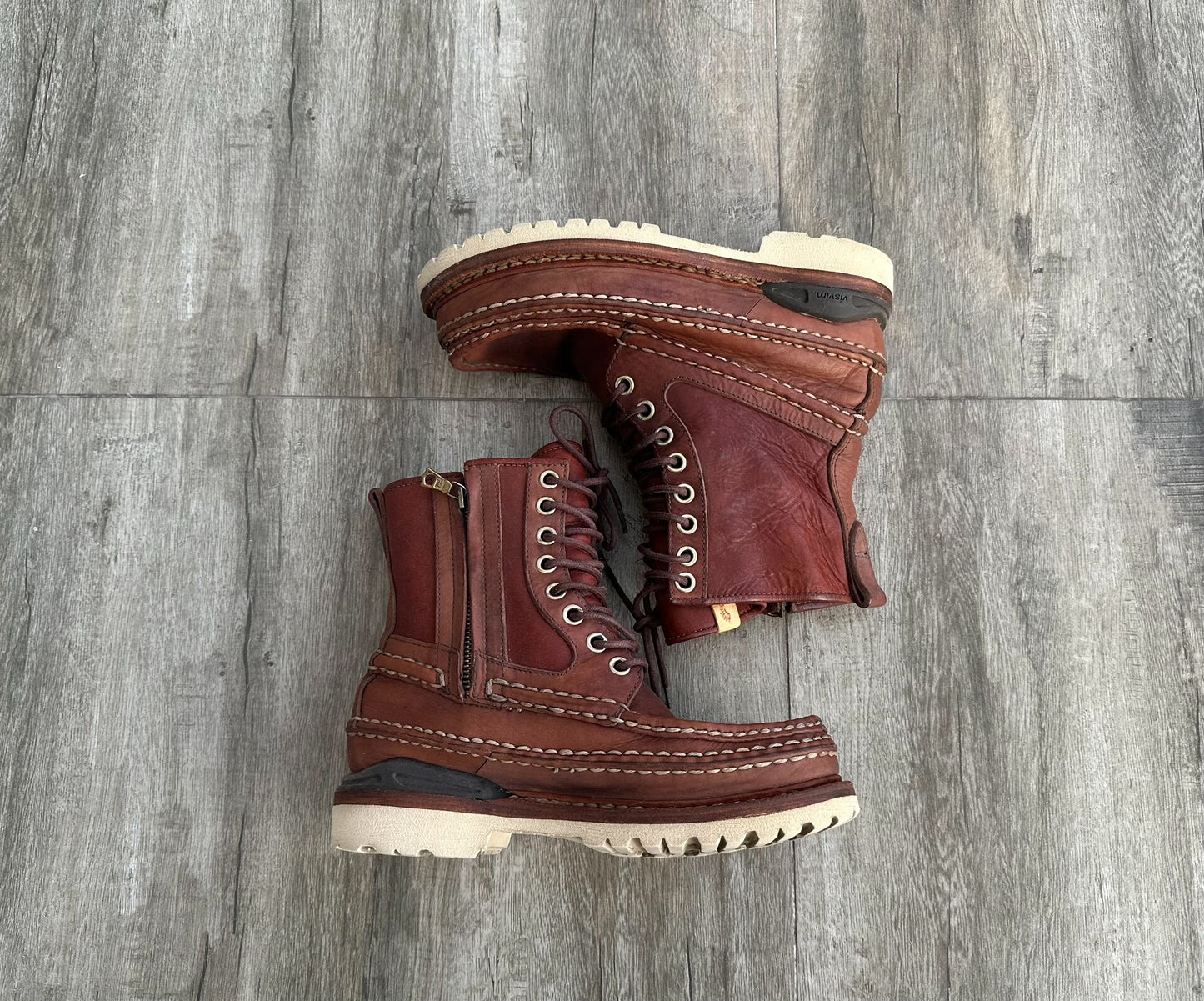 visvim grizzly high-top boots in red