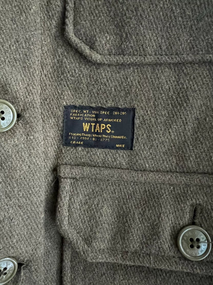 cozy wool jacket with four pockets