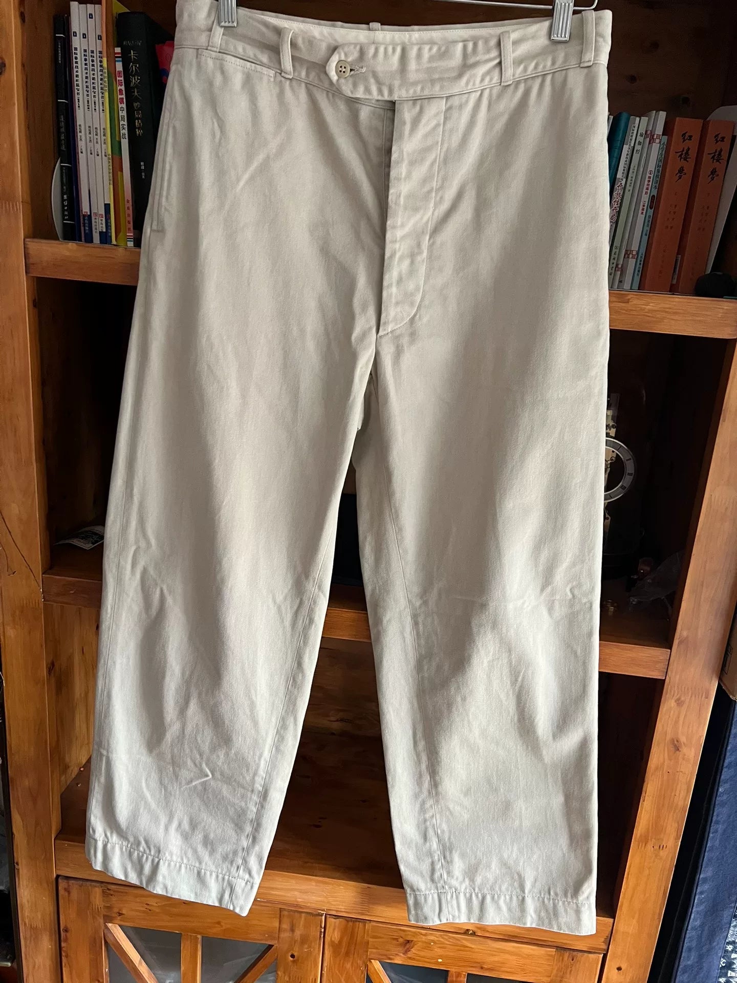 stylish timeworn butchers pants in beige