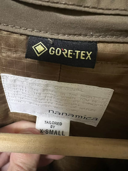 taupe gore-tex down coat SUBF950