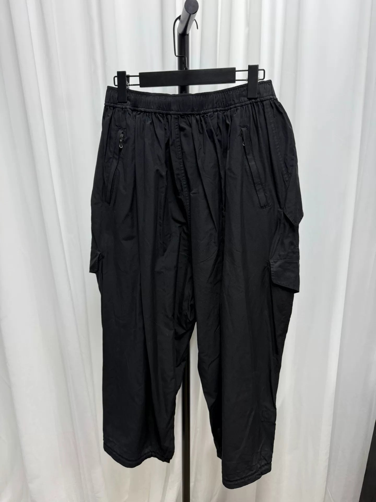 Julius Large Pocket Split Hem Pants