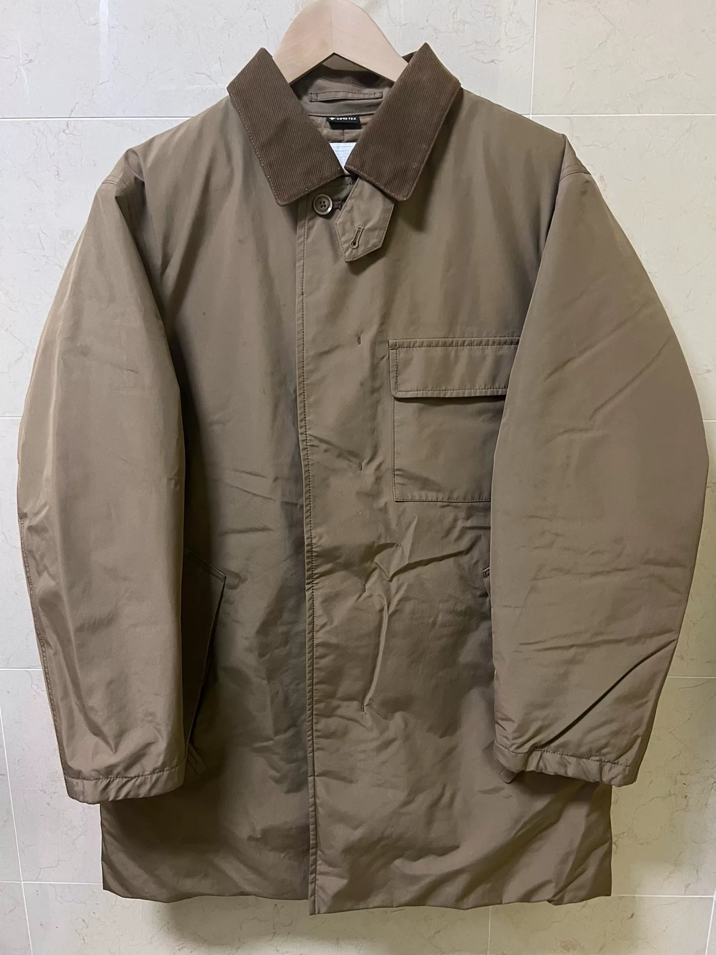 taupe gore-tex down coat SUBF950