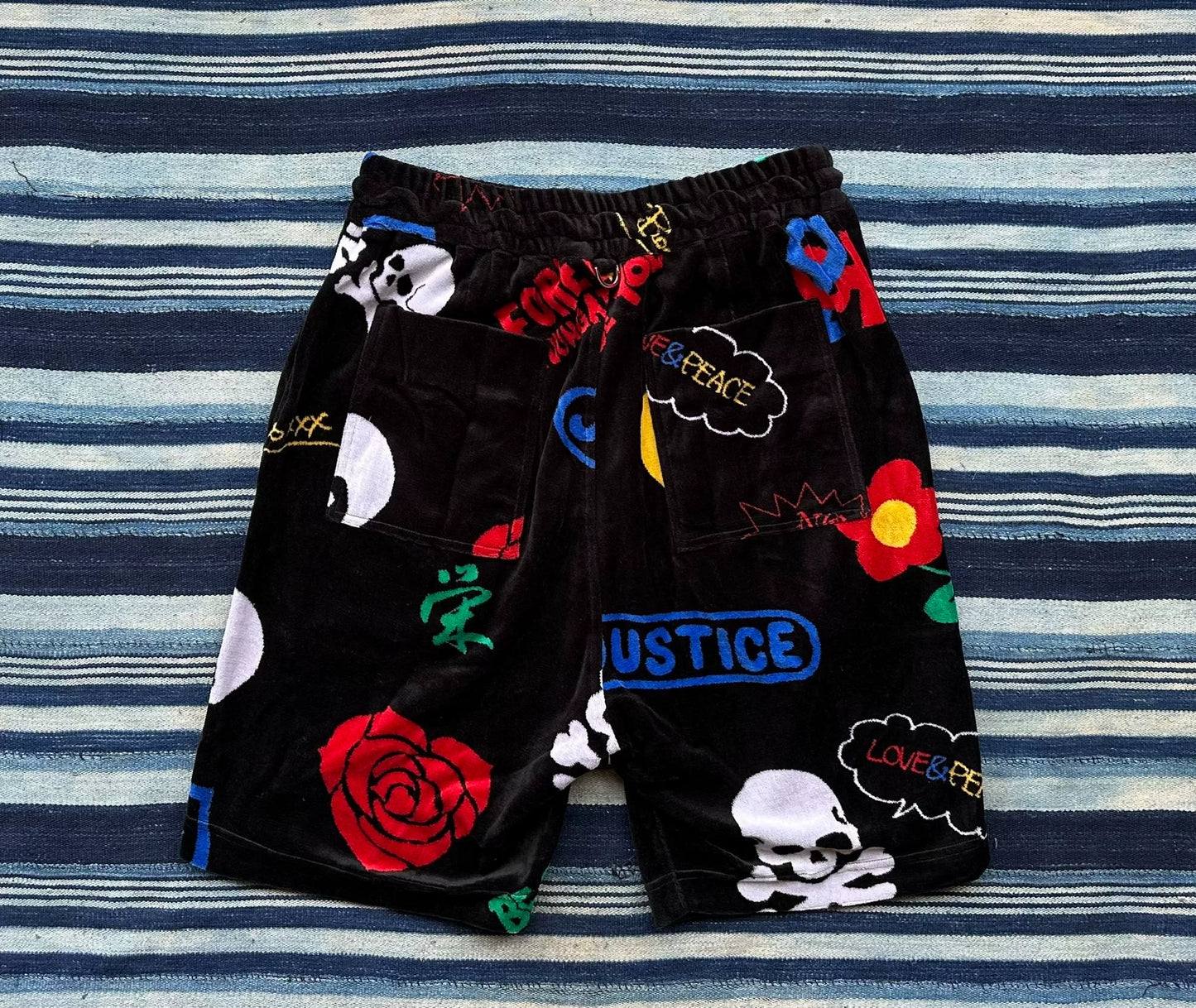 mastermind japan velvet skull graffiti shorts
